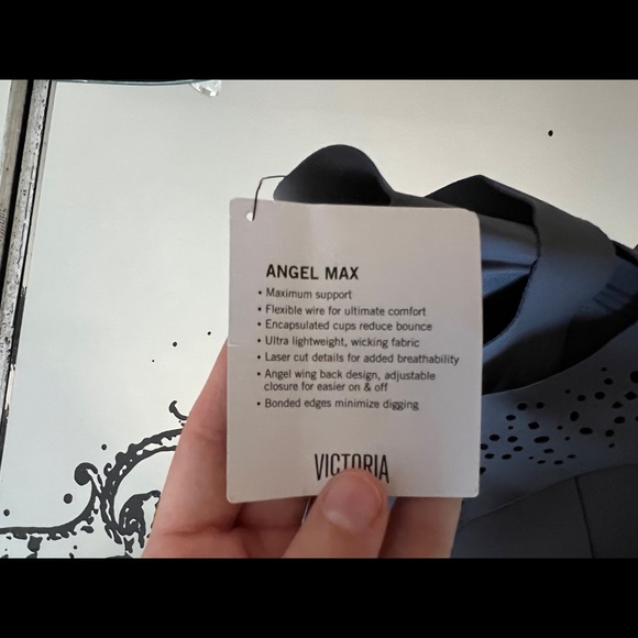 NWT Victoria Secret Angel Max 34B Sports Bra - Picture 4 of 4